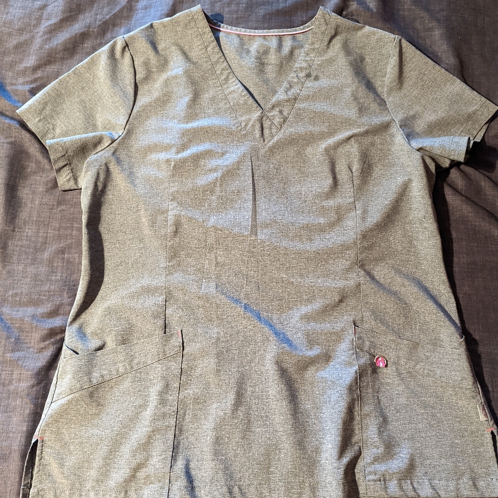 Smitten Scrub Top XL